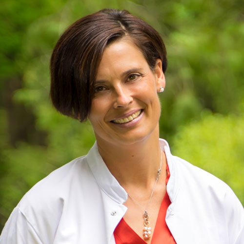 Dr. Karmen Sanoll